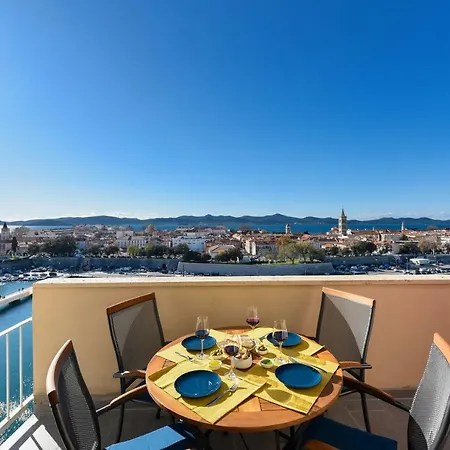Penthouse Dolcevita Apartment *