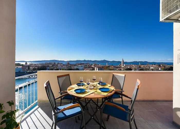 Penthouse Dolcevita アパート ザダル